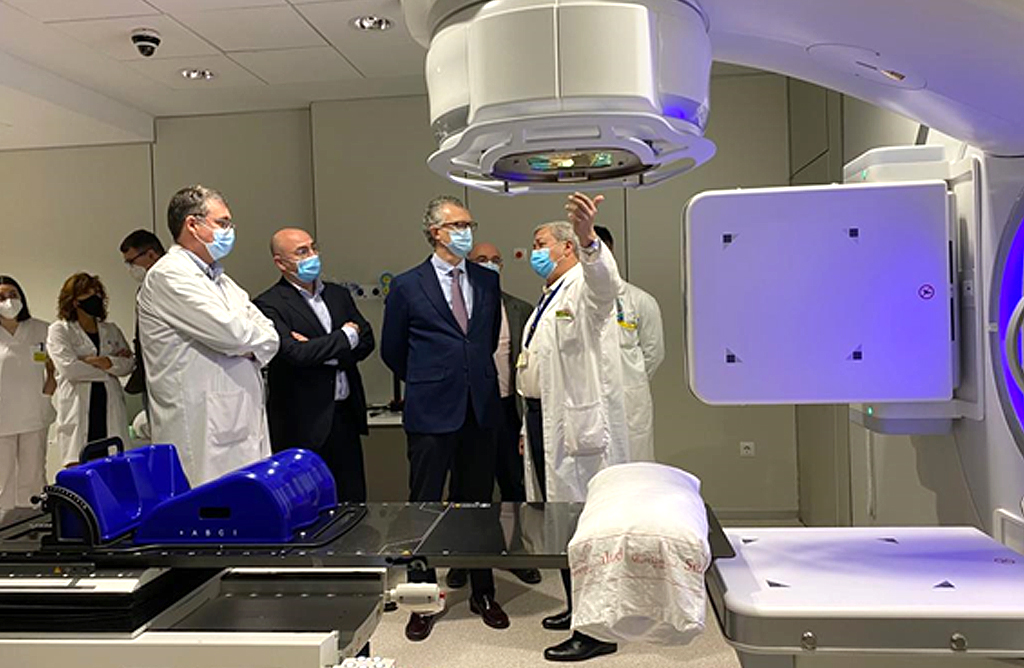 Dos nuevos aceleradores lineales en La Arrixaca mejoran la atención sanitaria a los pacientes de cáncer